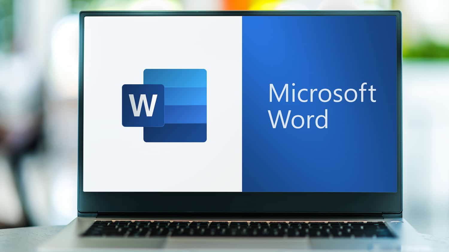 Image d'un ordinateur avec le logo microsoft word