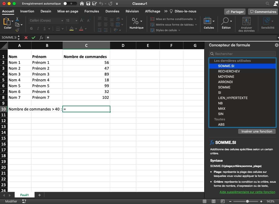 Capture d’écran du concepteur de formule d’un tableau Excel, insistant sur l’icône « SOMME.SI ».